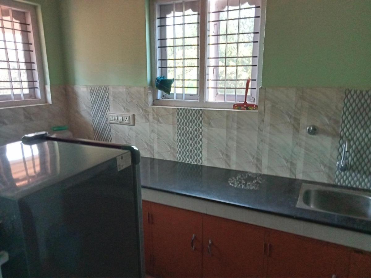 Krupa Homestay มาดิเครี ภายนอก รูปภาพ