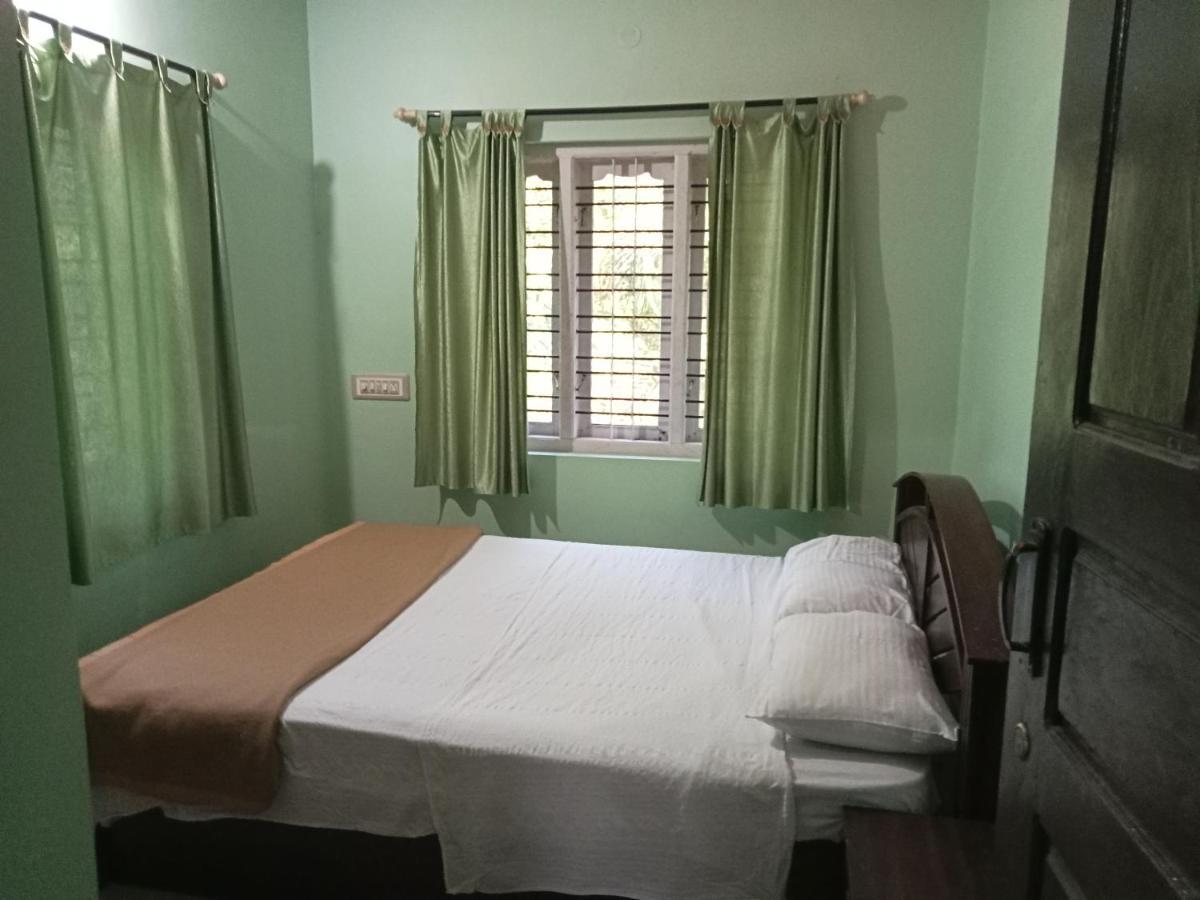 Krupa Homestay มาดิเครี ภายนอก รูปภาพ