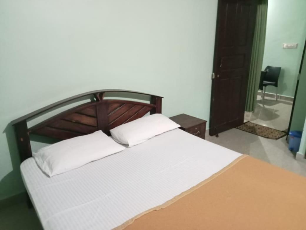 Krupa Homestay มาดิเครี ภายนอก รูปภาพ